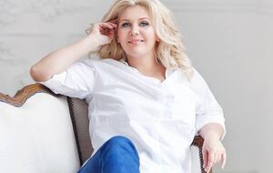 Усе покоління моєї мами так учинило. Відклало молодість на старість. На потім