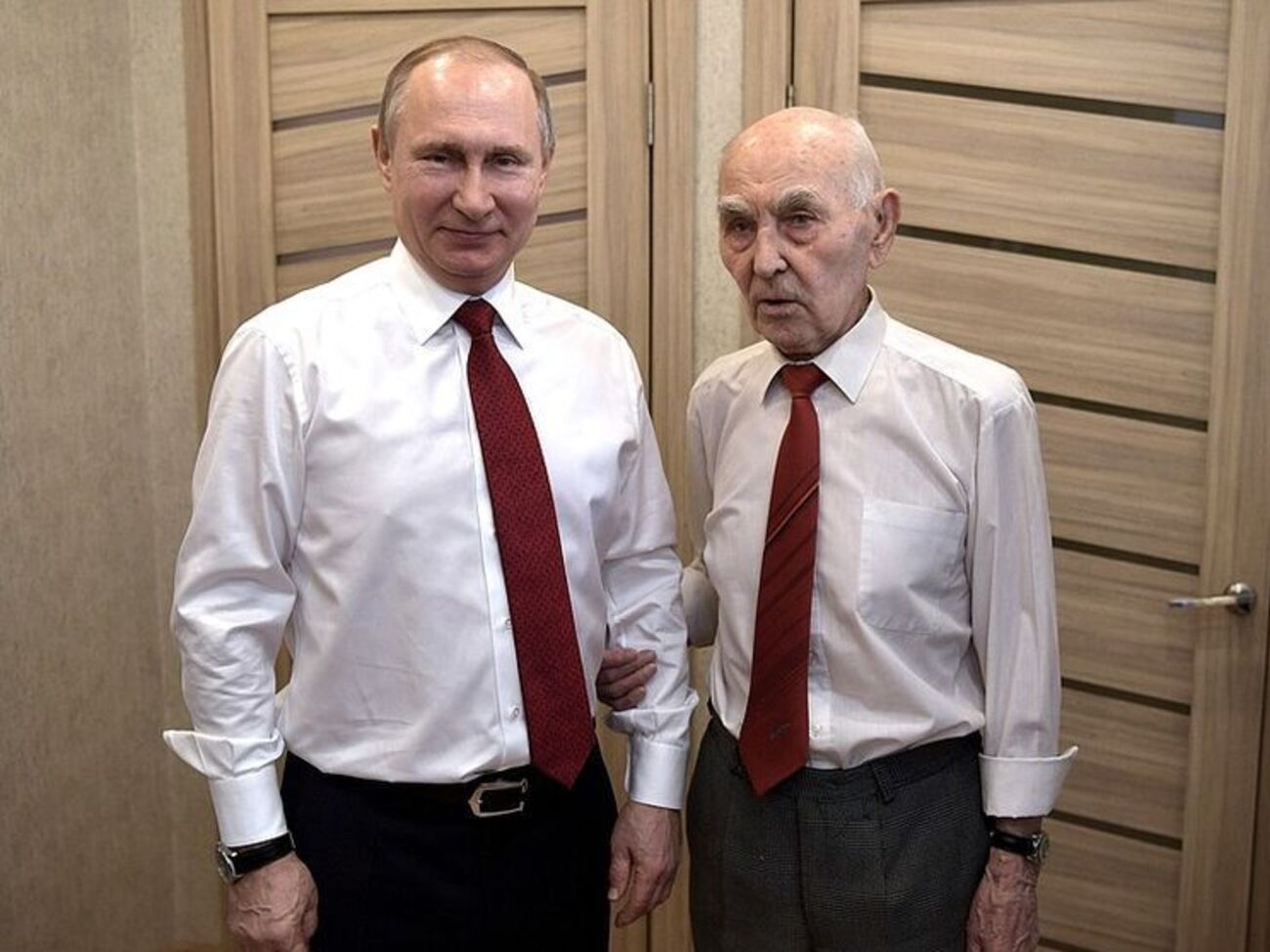 Володимир Путін і його колишній керівник по роботі в резидентурі КДБ у НДР Лазар Матвєєв