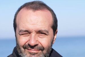 Виктор Шендерович: С тревогой узнал о том, что в завтрашнем параде будут принимать участие летчики, воевавшие в Сирии