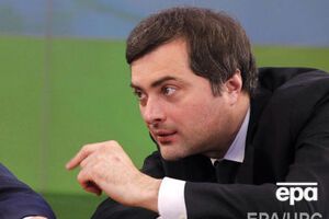 Сурков використав у своєму вірші словосполучення "тает лед"