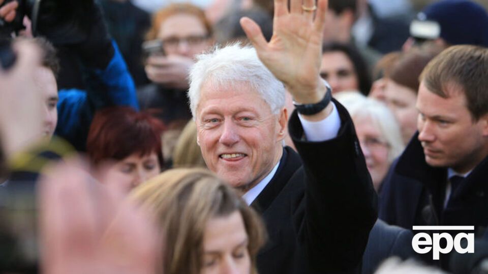 Білл Клінтон пише роман "Президент зник"