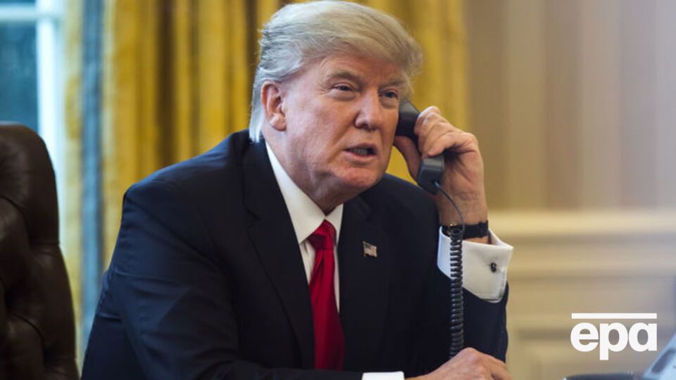 Трамп поговорил с Макроном по телефону