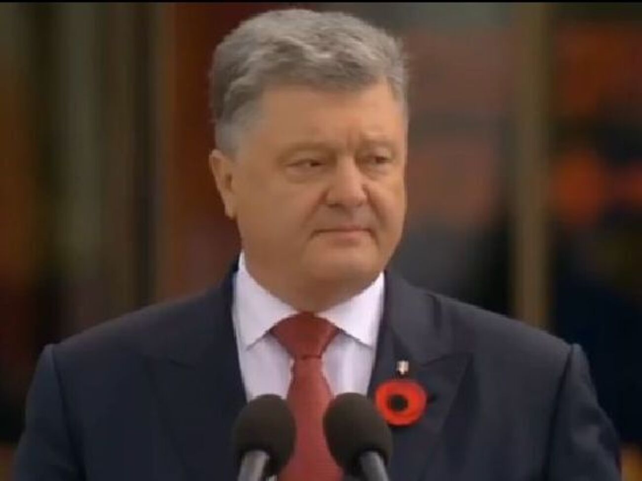 Порошенко считает акцию "Бессмертный полк" спекуляцией