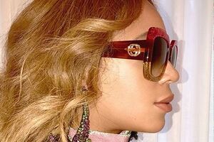 Вагітна Бейонсе показала, який вигляд має у джинсах