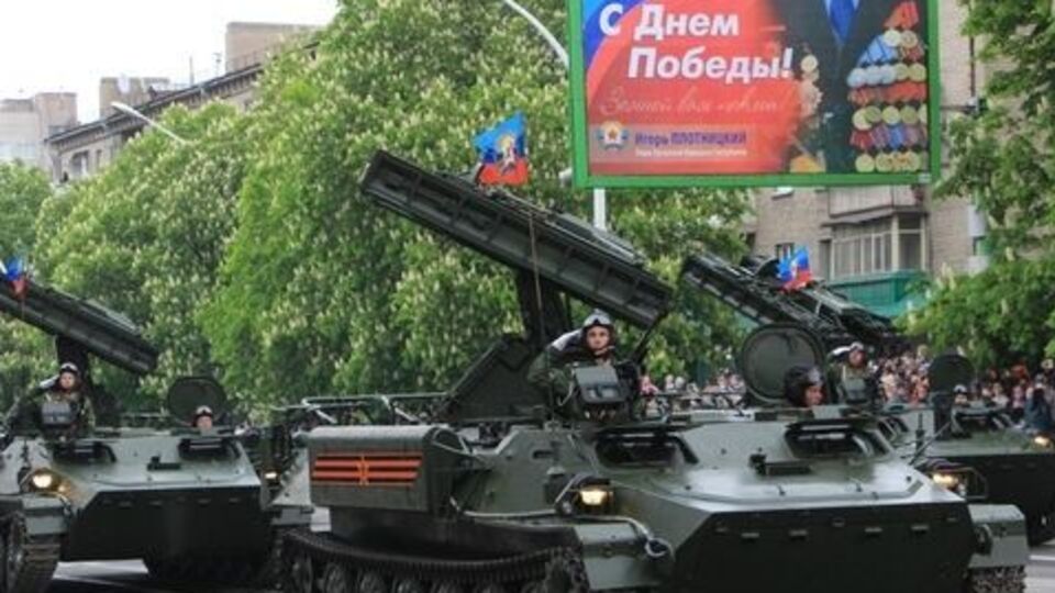 У параді було використано приблизно 100 одиниць техніки