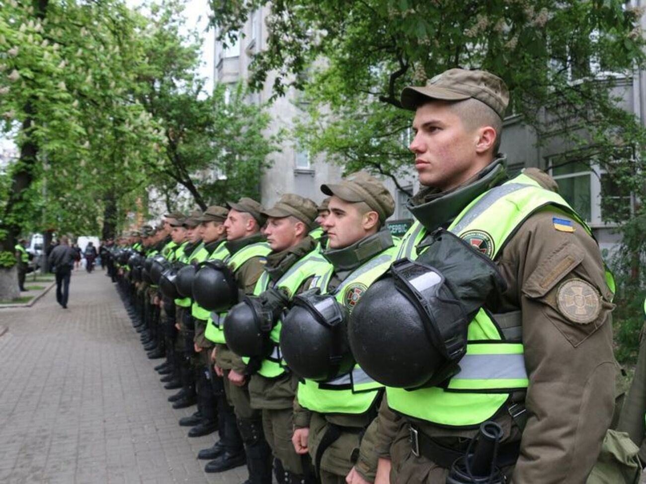 Правопорядок на вулицях країни забезпечували 30 тис. поліцейських і 1700 нацгвардійців