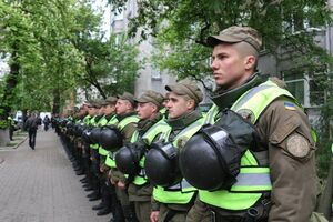 Правопорядок на вулицях країни забезпечували 30 тис. поліцейських і 1700 нацгвардійців