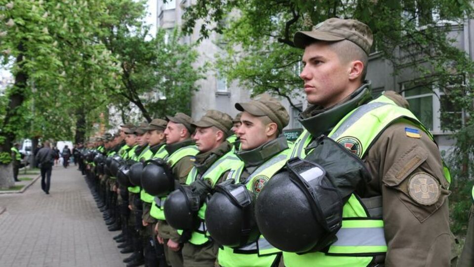 Правопорядок на вулицях країни забезпечували 30 тис. поліцейських і 1700 нацгвардійців