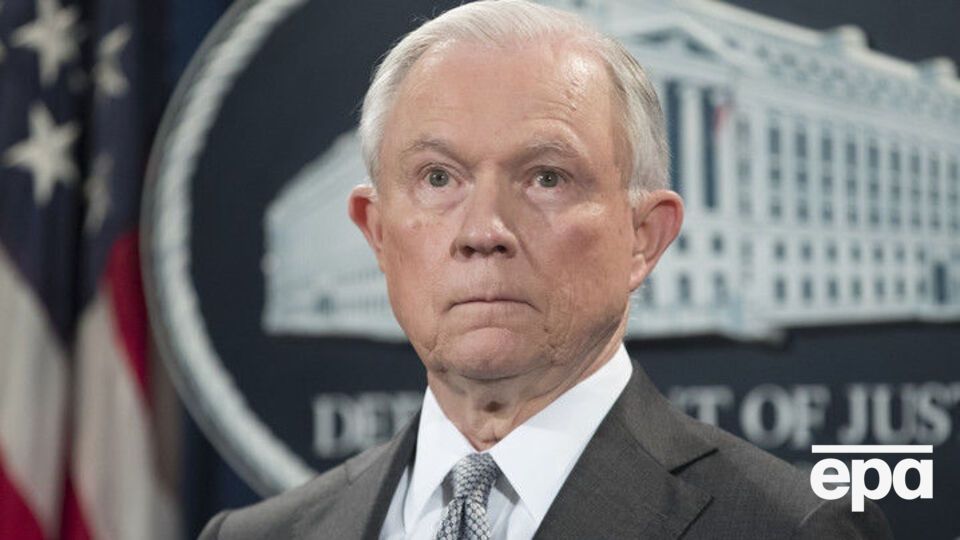 Следствие проверяет очередную информацию о контактах Сешнса с российским послом