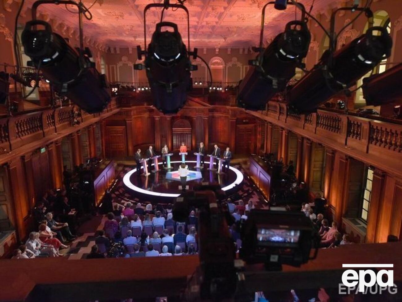 Мэй проигнорировала дебаты на BBC