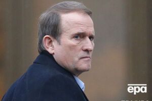 Екс-глава Адміністрації Президента Віктор Медведчук із травня 2015 року входить до складу мінської тристоронньої контактної групи, займається питанням обміну полонених
