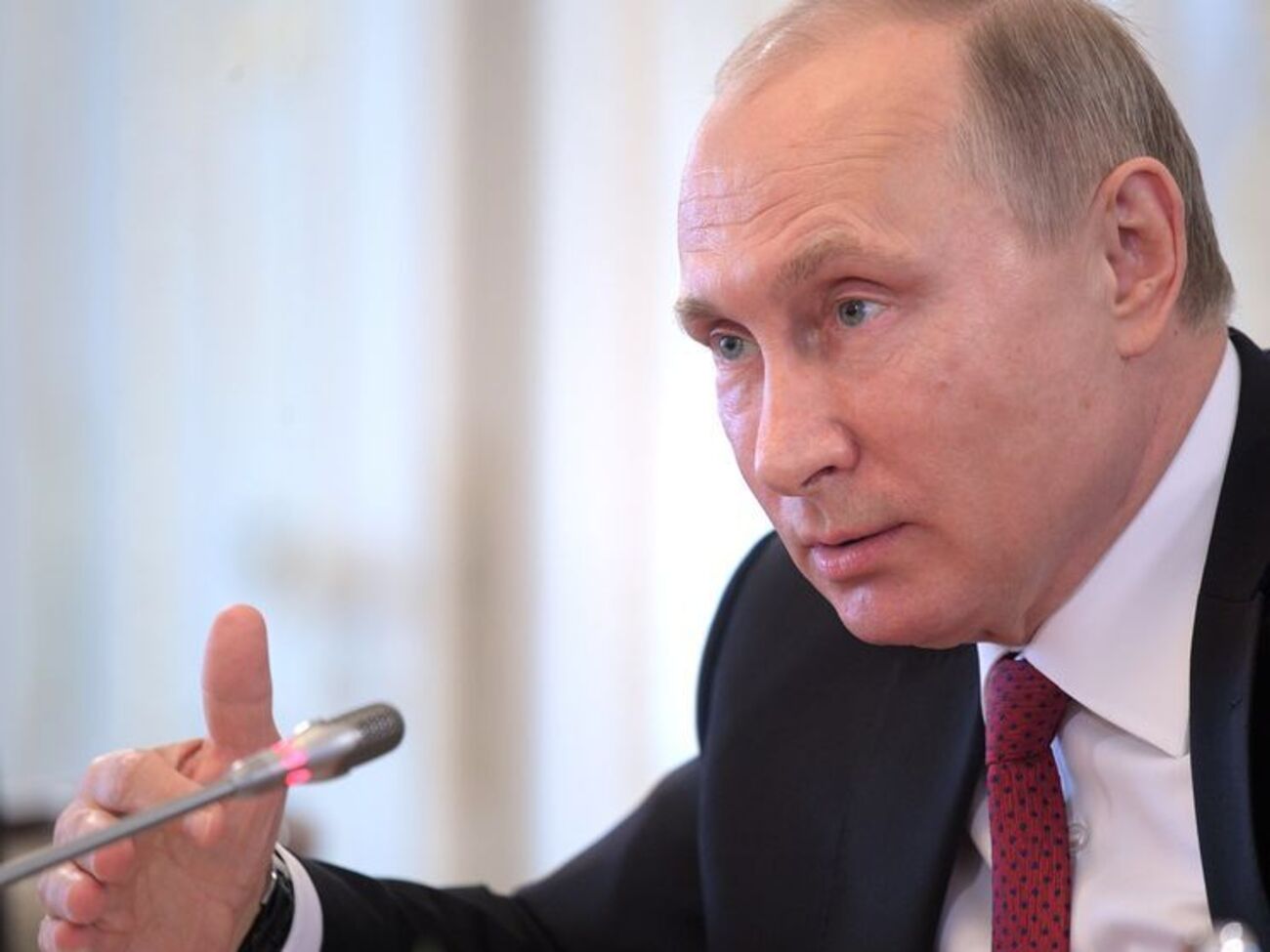 Путин: Утверждается многополярный мир, происходит это не в последнюю очередь благодаря борьбе России за свои интересы