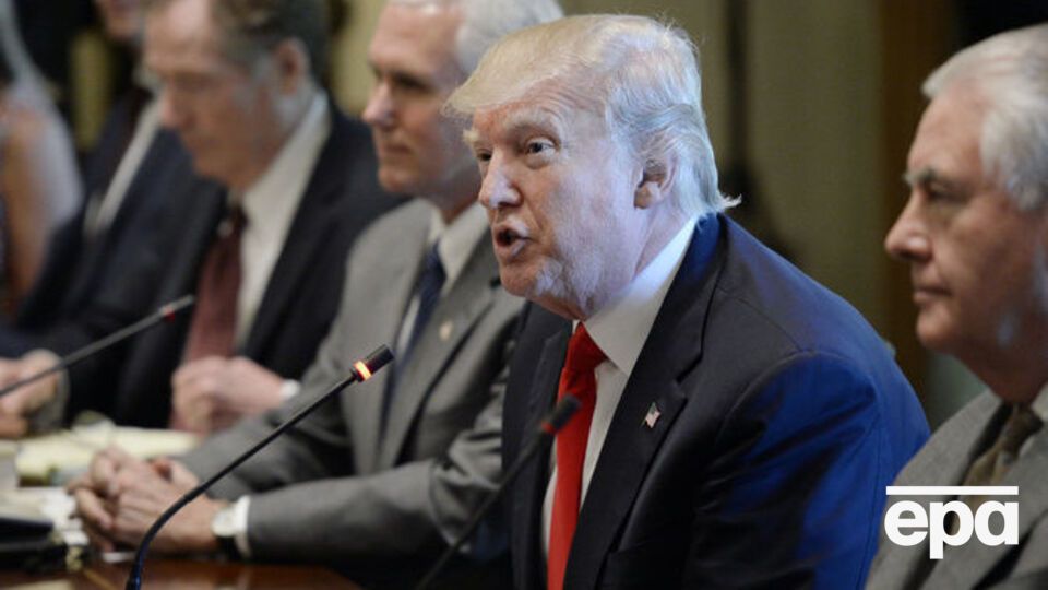 Администрация Трампа ввела новую, более подробную анкету для получения визы