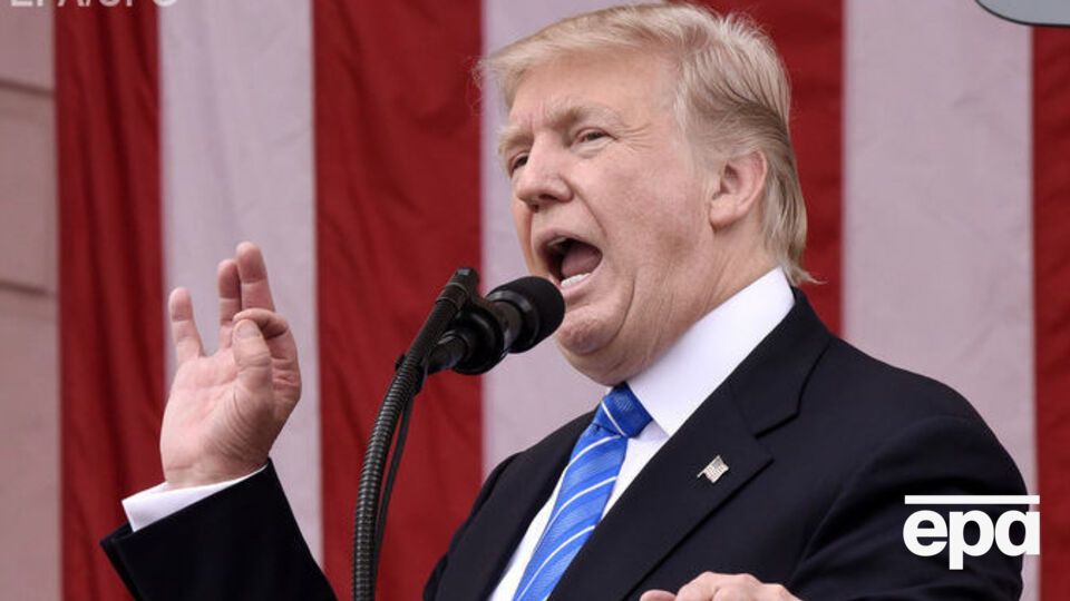 Трамп не раз публічно називав глобальне потепління "містифікацією"