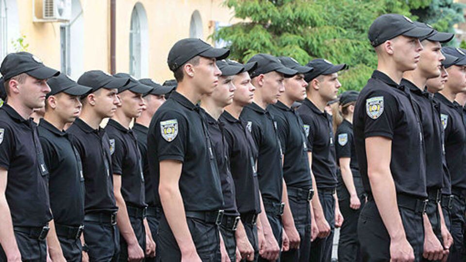 Поліцейських навчатимуть по-новому