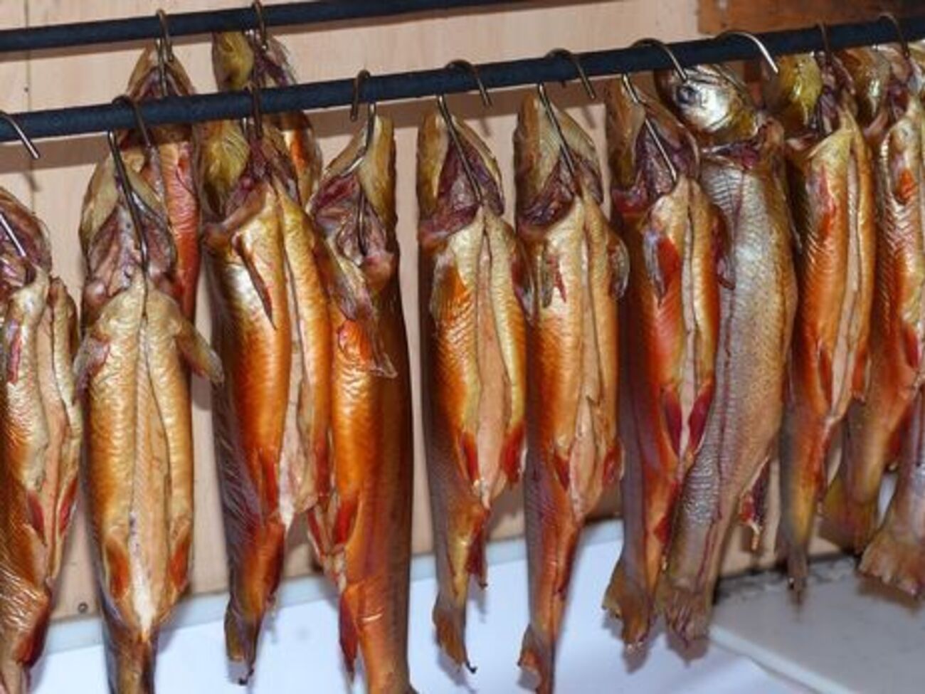 В Госпродпотребслужбе посоветовали не покупать мясные и рыбные изделия в стихийных точках продажи