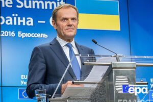 Туск про безвіз: Це зближує нас
