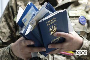 Люди на оккупированных территориях интересуются, как оформить паспорт без выезда на подконтрольную Украине территорию, сообщил журналист Казанский