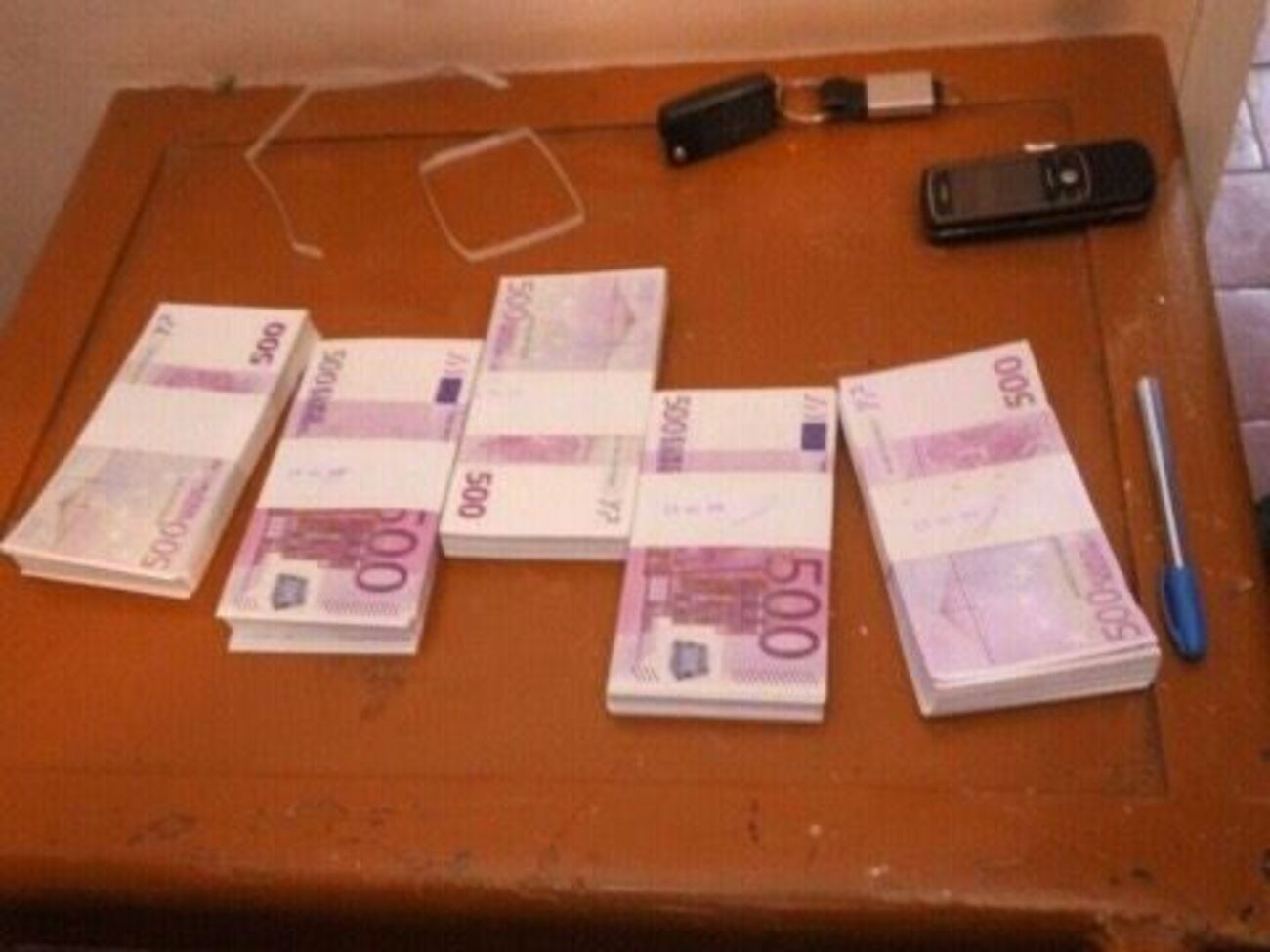 Сільському голові Київської області загрожує строк 12 років за хабар