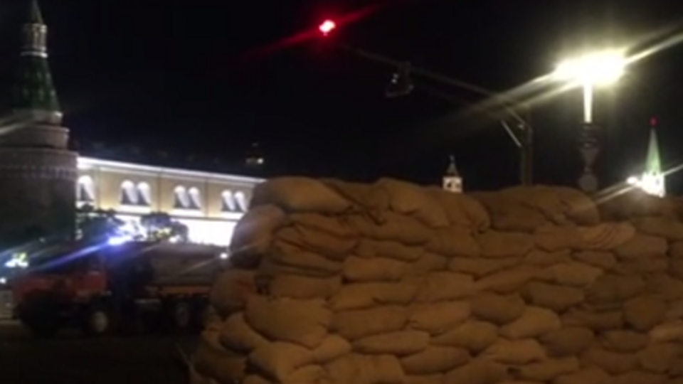 В мэрии Москвы посоветовали гражданам не "проявлять чувств" во время прогулки на Тверской