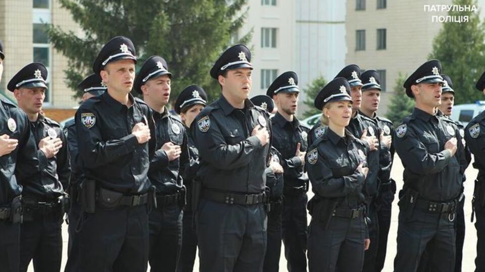 Дорожня патрульна поліція не лише стежитиме за порядком на дорозі, але й реагуватиме на правопорушення