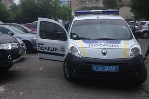 На місці вбивства жінки в Києві поліцейські вилучили три стріляні гільзи