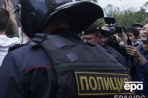 На митингах в РФ задерживают активистов