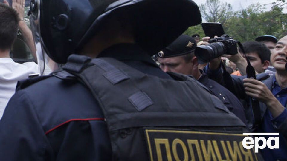 На митингах в РФ задерживают активистов