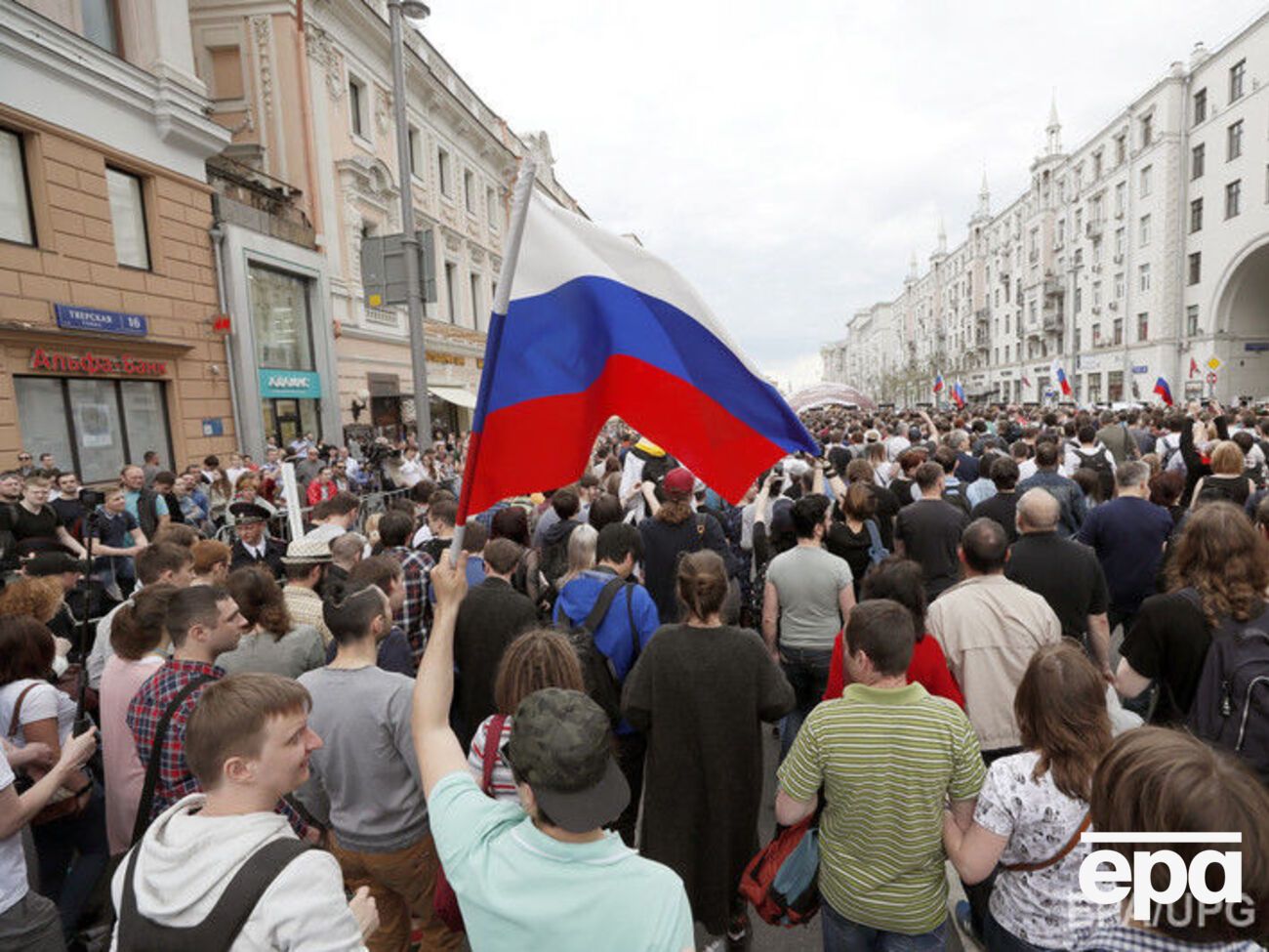 Пресс-секретарь Навального: ОМОН в Москве продолжает всех задерживать