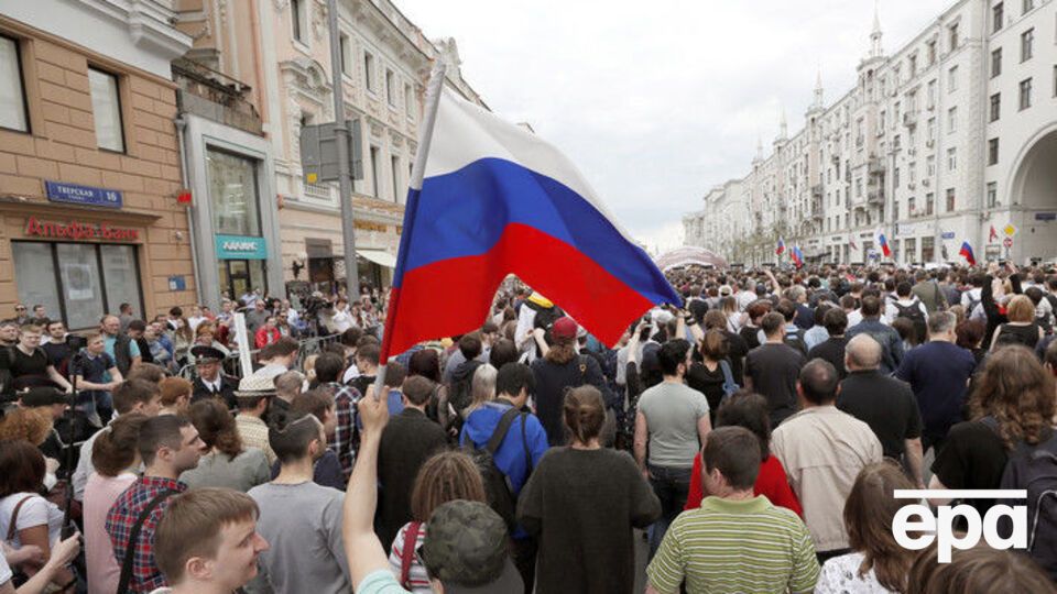 Прес-секретар Навального: ОМОН у Москві продовжує всіх затримувати