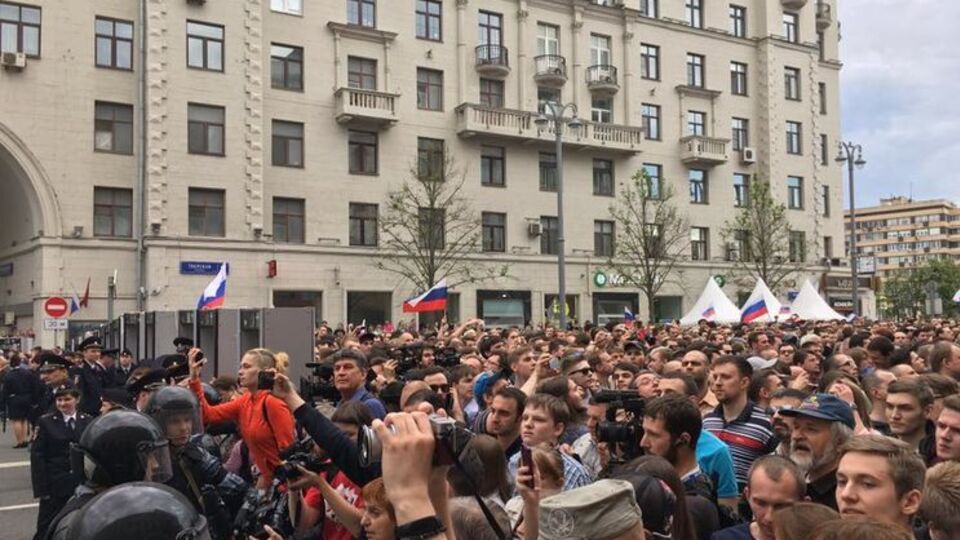 Роман Цимбалюк: Меня реально чуть не раздавили, вынесла толпа на омоновцев