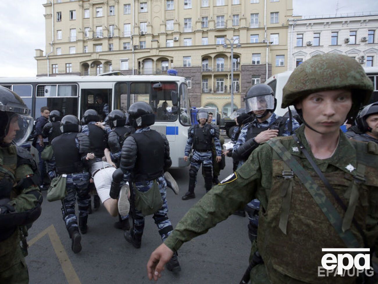 В России задерживают участников акций протеста