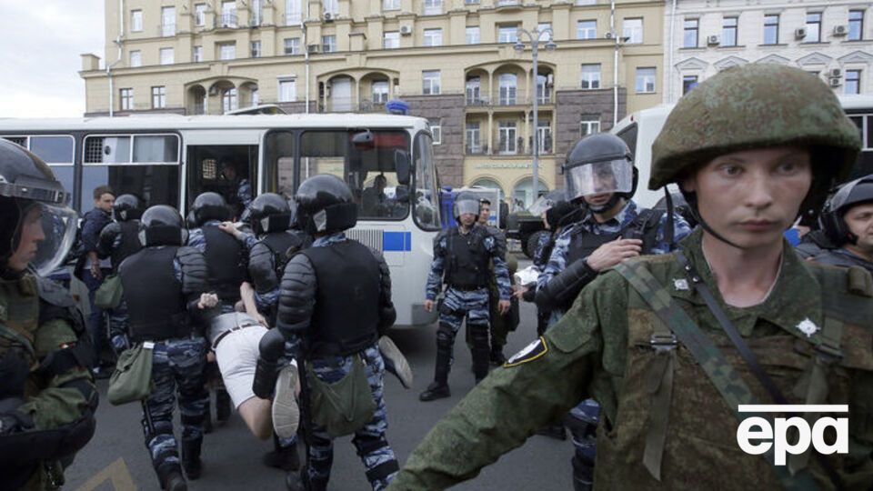 У Росії затримують учасників акцій протесту