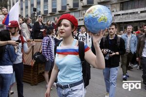 На Тверской улице в Москве было многолюдно