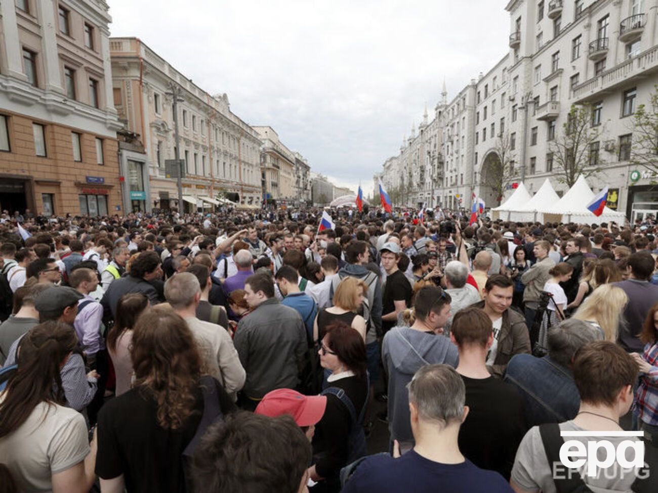 Тысячи москвичей вышли на не согласованную с властями акцию протеста