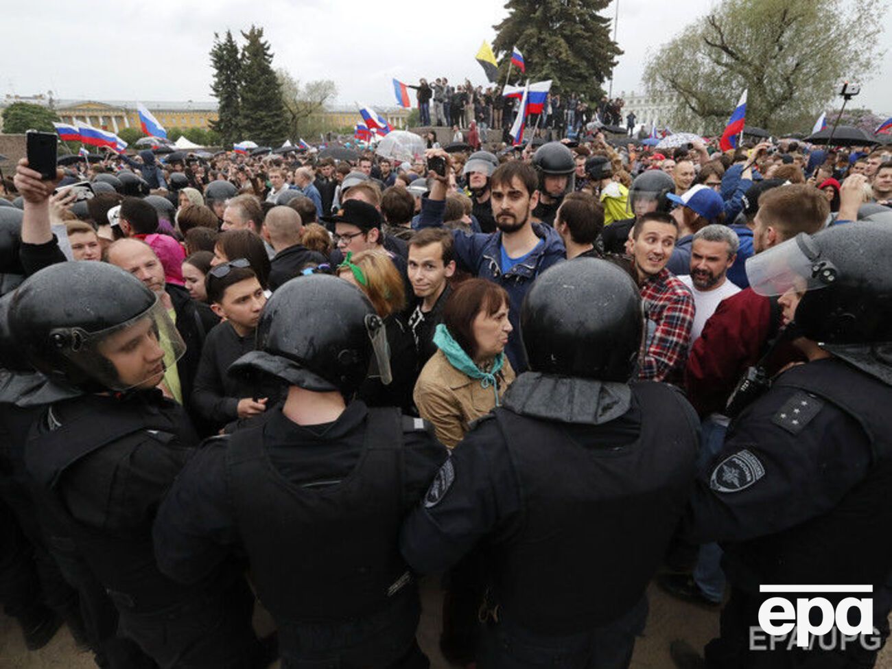 На Марсовом поле кричали: "Путин &ndash;&nbsp;вор!"
