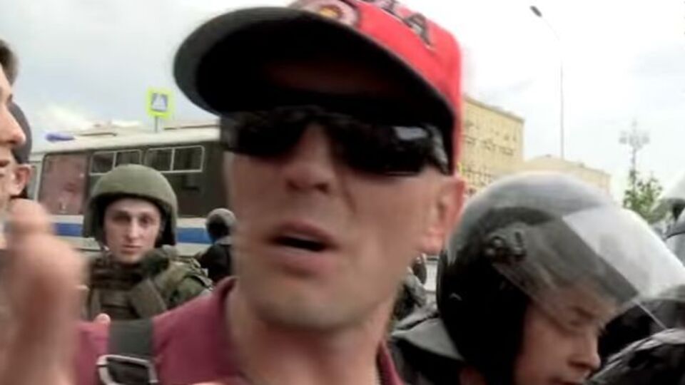 Силовики хапають прихильника Путіна, який не порушує громадського порядку