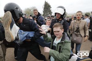 Затримання протестувальника в Санкт-Петербурзі