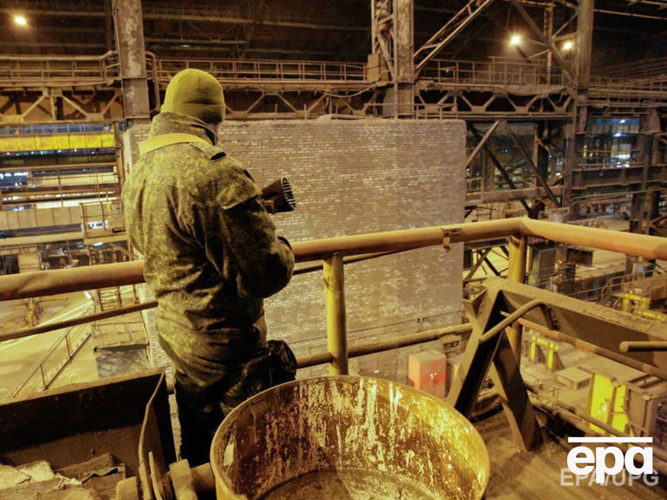 По данным ИС, боевики имитируют работу "отжатого" комбината в Докучаевске