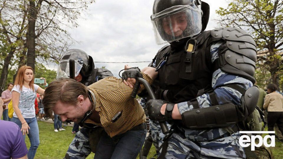 МВС РФ повідомило про сотні затриманих на протестних акціях