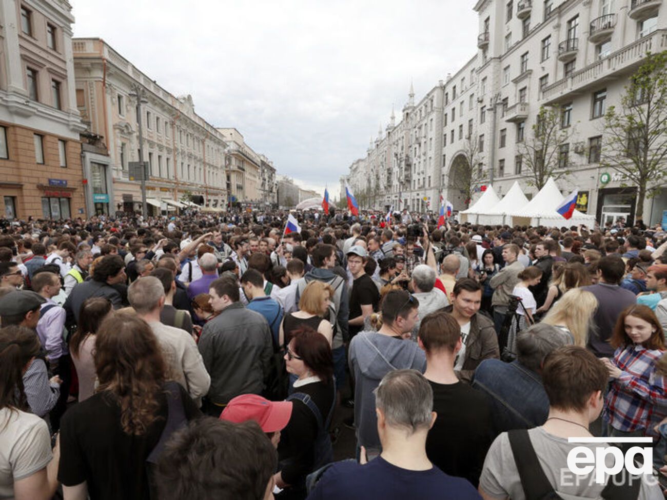 Федеральные телеканалы назвали протесты "немногочисленными"