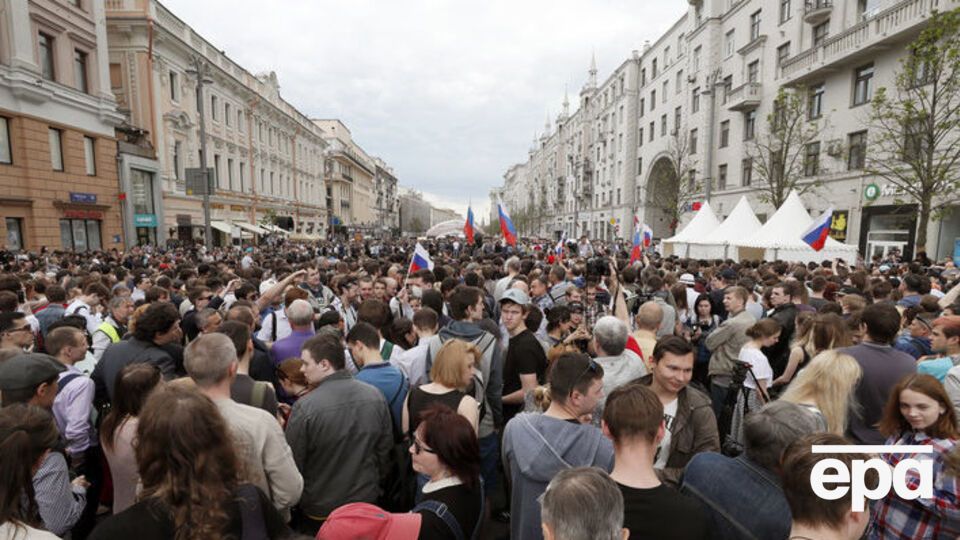 Федеральні телеканали назвали протести "нечисленними"