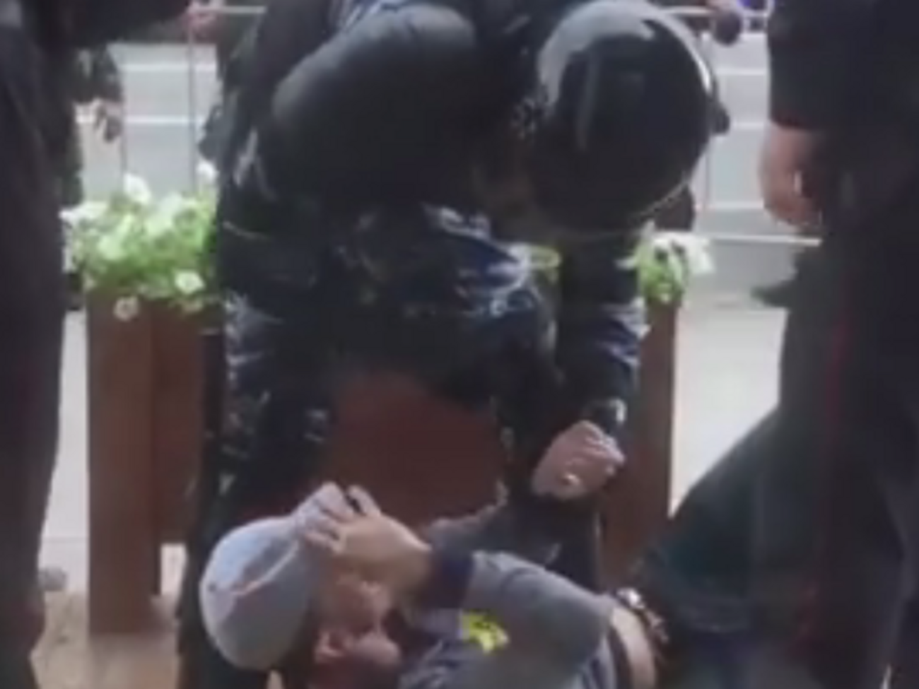 МВД РФ сообщило о сотнях задержанных