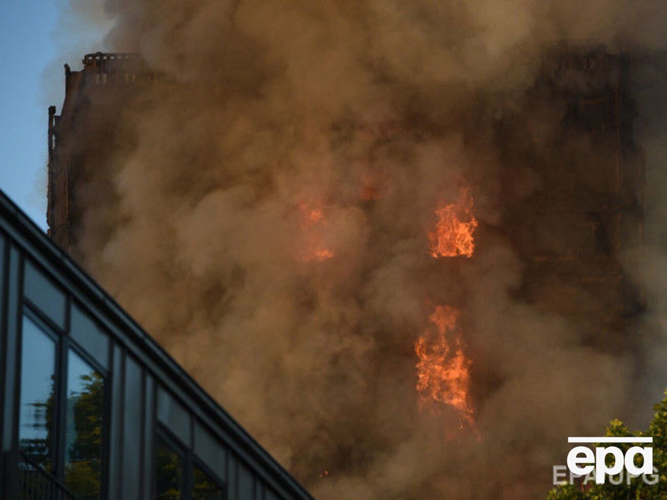 О причинах пожара пока не сообщается