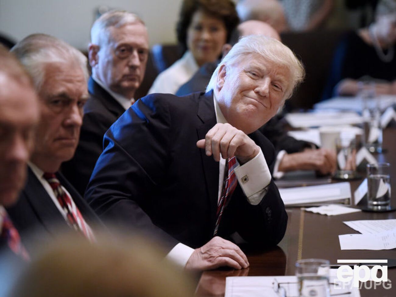 Позивачі заявляють, що бізнес-імперія Трампа отримує гроші від урядів іноземних держав