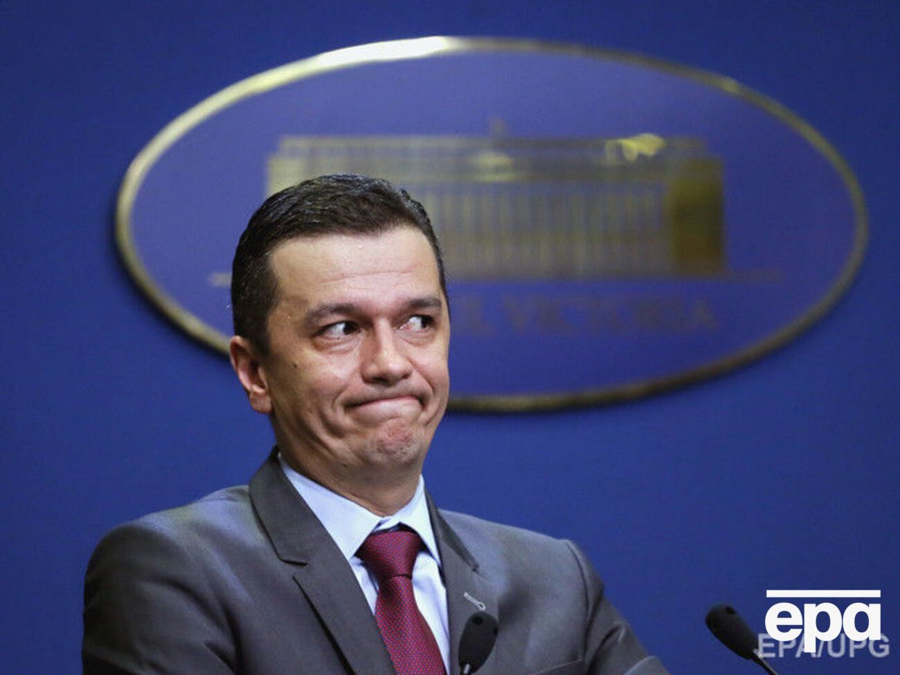 Премьер Гриндяну заявил, что не намерен покидать пост