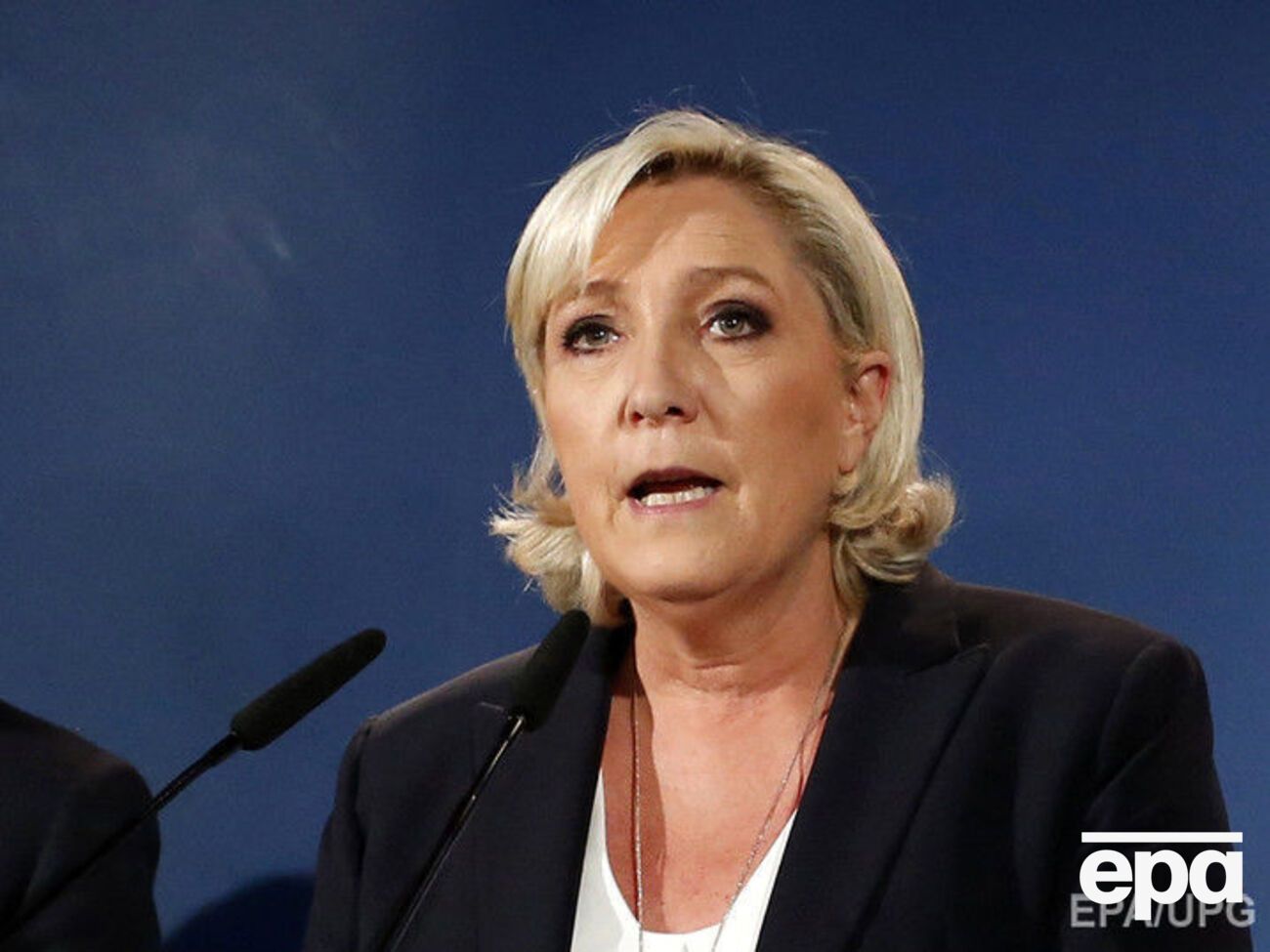 Ле Пен лишили иммунитета евродепутата