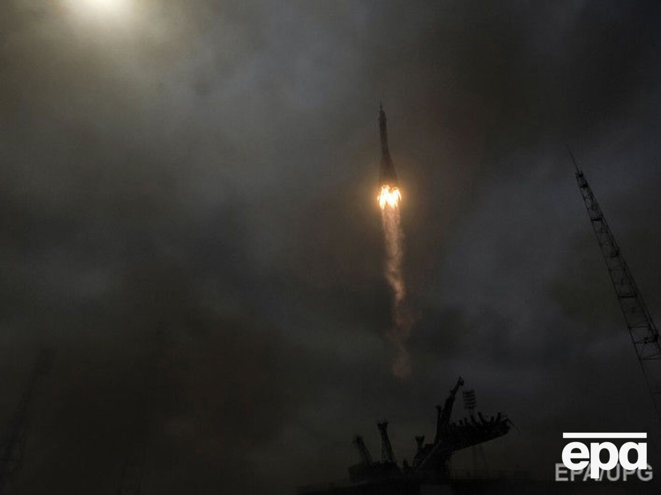 Падіння блоків ракети спровокувало пожежу