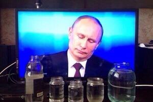 Соцсети шутят по поводу прямой линии с Путиным