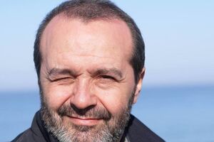 Старый пошляк Путин не вызывает уже никаких чувств, кроме рвотного рефлекса